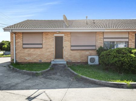 MODERN & LOW-MAINTENANCE LIVING IN THE HEART OF DANDENONG - Photo 2