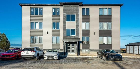 Beau grand 5 1/2, Ormstown, Libre maintenant ! - Photo 2