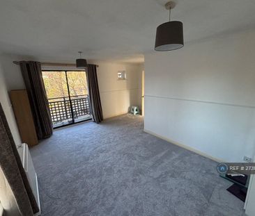 2 bedroom flat to rent - Photo 3