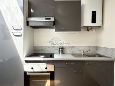 Location Appartement 2 pièces 31m² MARSEILLE 5ème - Photo 3