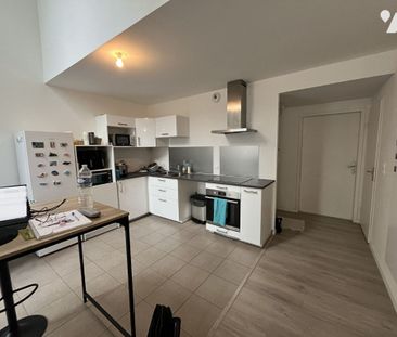 LE RHEU - Maison en lotissement - 2 chambres - jardinet - Photo 3