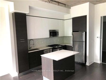 Lofts 399 , #211 - Photo 3