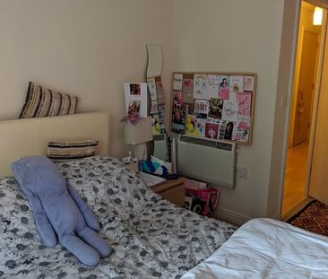 2 Bed Flat, Poulton Court, W3 - Photo 2