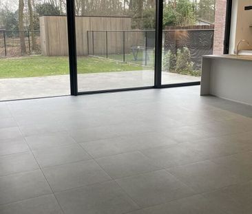 Appartement te huur in Genk voor € 1.095 met 2 slaapkamers - Photo 1