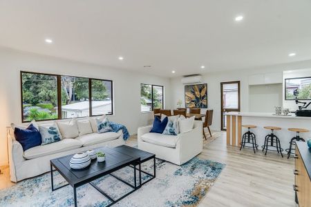 Beautiful 4 Bedroom with Garage and Storage Room - Photo 3