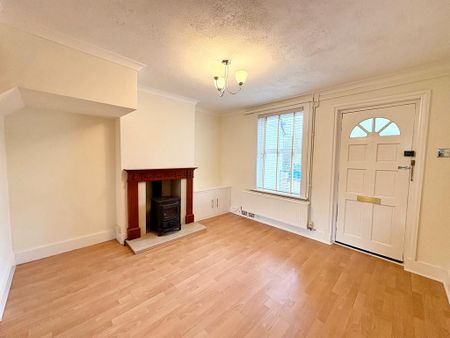 2 bedroom terraced house to rent - Photo 4