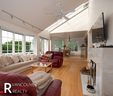 House in West Vancouver, BC - Photo 2
