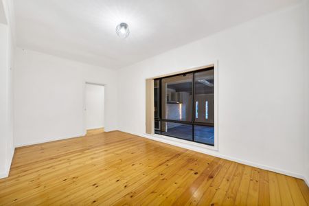 38 St Leonard Crescent, Elizabeth Downs SA 5113 - House For Rent - $550 | Domain - Photo 4