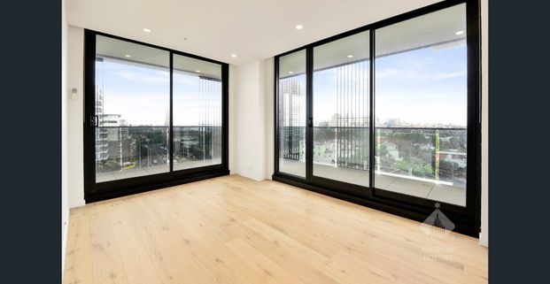 Luxury Living Penthouse St Kilda Apartment I 2Bed 2Bath 1Car - Photo 1