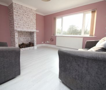 2 Bedroom Ground Floor Flat - Photo 2