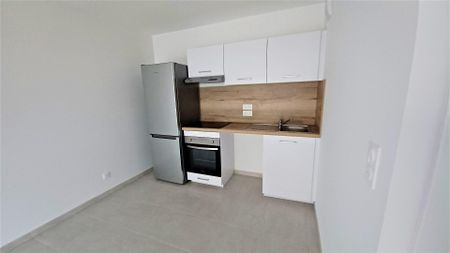 location Appartement T2 DE 40.04m² À HYERES - Photo 2