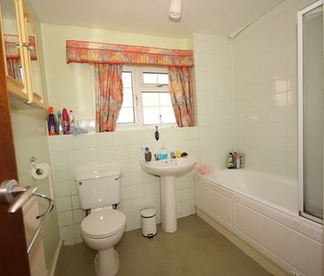 Belgrave Manor, Woking - Photo 4