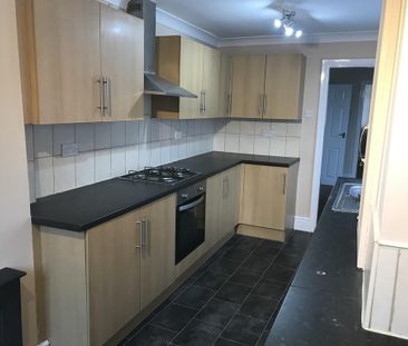 2 bedroom end of terrace house to rent - Photo 6