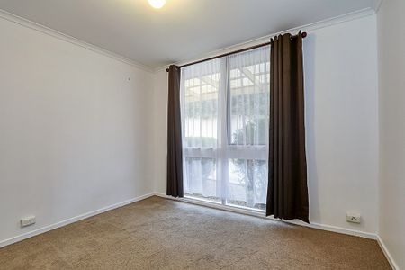 2/17 Henderson Road, Queanbeyan NSW 2620 - Townhouse For Rent | Domain - Photo 5