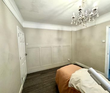 3 bedroom semi-detached house to rent - Photo 4