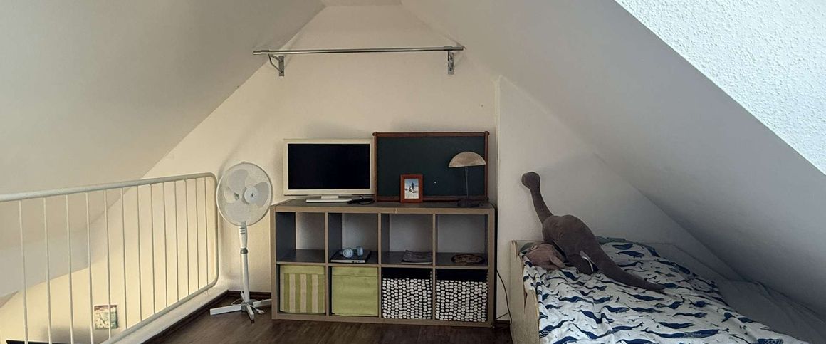 VIERSEN - SCHÖNE SINGLEWOHNUNG MIT GALERIE - EINBAUKÜCHE - ANSPRECHENDE WOHNANLAGE - Foto 1