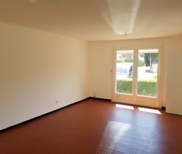 Maison de résidence mitoyenne située en impasse. - Photo 2