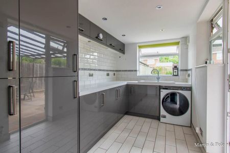 3 bedroom semi-detached house to rent - Photo 5