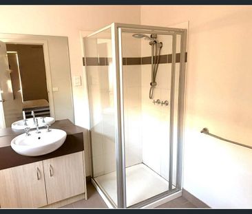 When you want all the space! - Photo 5