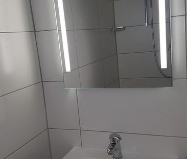 Joli studio au 2ème étage situé au coeur de Boudry - Photo 3