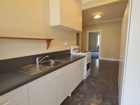 NEAT AND TIDY TWO BEDROOM - Photo 2