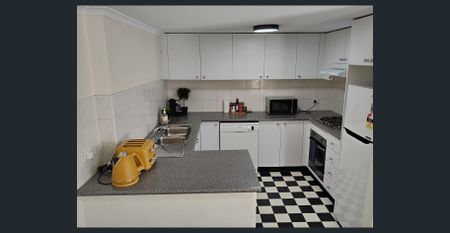 Bright and Spacious Apartment in a Prime Location - Photo 2