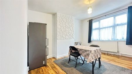 3 bedroom house to rent Crawley Green Road, Luton, Bedfordshire, LU2 - Photo 3