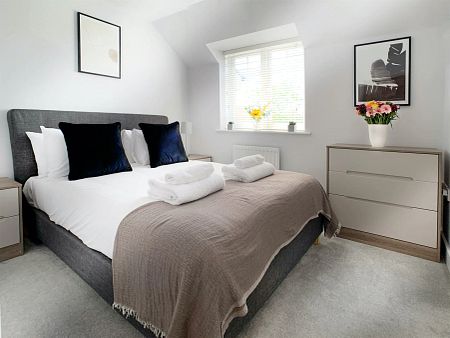 2 Bed, House - Photo 4