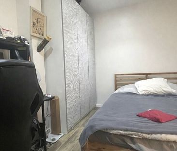 Appartement te huur in Antwerpen voor € 790 met 1 slaapkamer - Photo 2