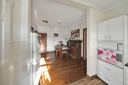 2 Bedroom Brick Home - Photo 4