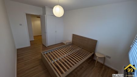 2 bed Flat in Landmark Heights, 172 Daubeney Road,, London, E5 0EW - Photo 4