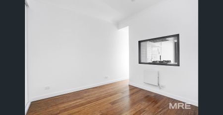 Light, bright and beautiful - Photo 2