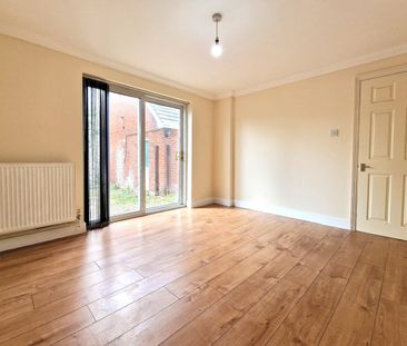 2 Bed Bungalow, Mountfield Road, LU2 - Photo 1