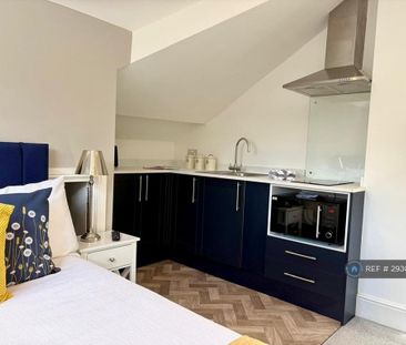 1 bedroom in a house share to rent - Photo 3