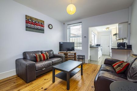 4 bedroom terraced house to rent - Photo 2