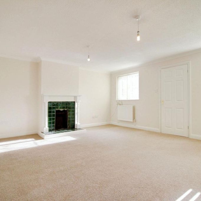 4 bedroom detached house to rent - Photo 1