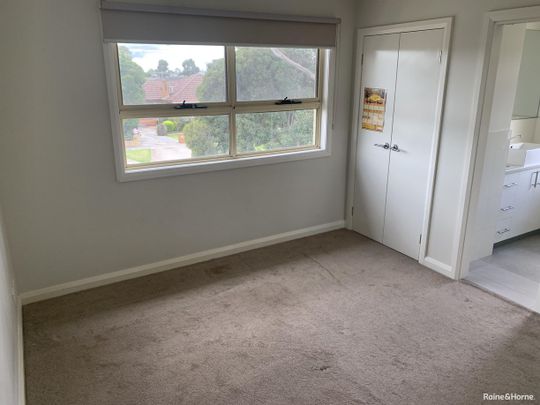 Great family Home in ST ALBANS - Photo 1