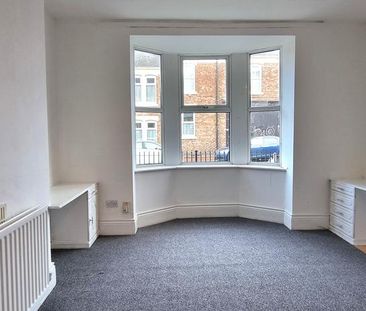 2 bedroom ground floor flat to rent - Photo 3