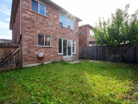 For Lease - 48 Dylan Street, Vaughan, Ontario - Photo 2