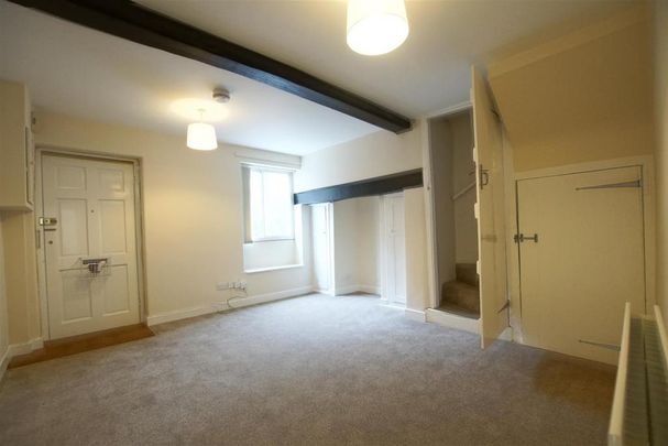 2 bedroom end of terrace house to rent - Photo 1