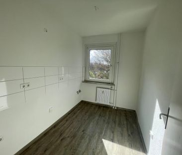 Neu renovierte 3,5-Zi.-Wohnung, zentral gelegen!!! - Photo 1