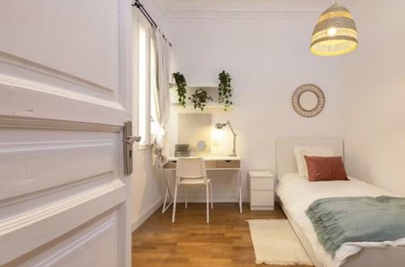 Carrer de Muntaner, Barcelona, Catalonia 08021 - Photo 4