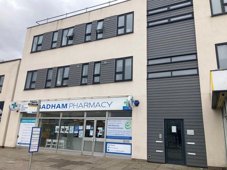 1 bedroom in a flat share to rent - Photo 5