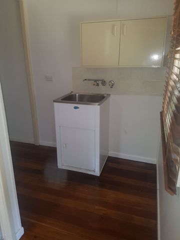 2 BEDROOM HOME IN WEST IPSWICH - Photo 5