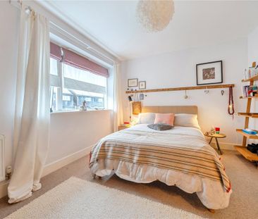 2 bedroom end of terrace house to rent - Photo 4