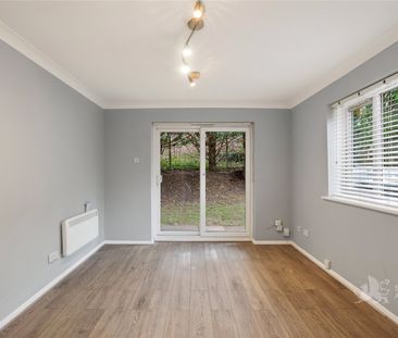 Birchend Close, South Croydon, CR2 7DS - Photo 1