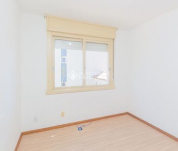 Apartamento com 2 quartos e 70m² para alugar em Jardim do Salso, Po... - Foto 2