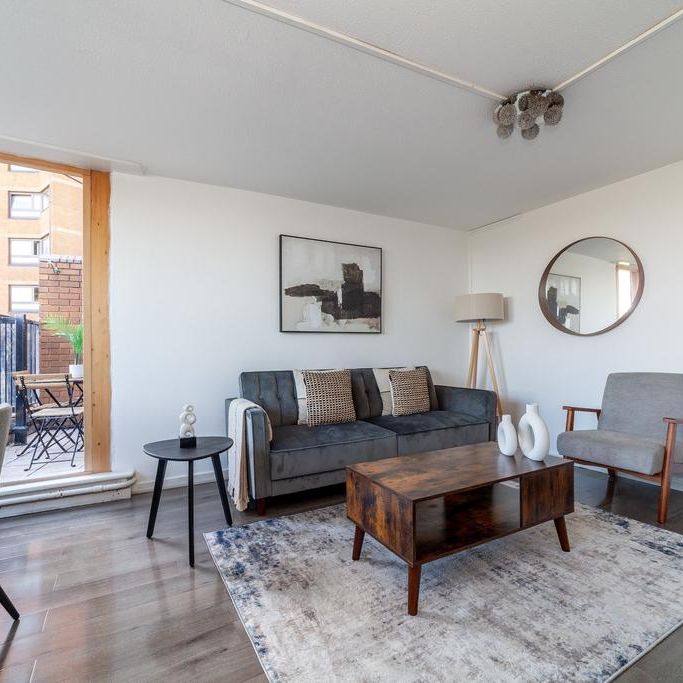 4 bedroom flat to rent - Photo 1