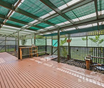 Warm, Welcoming & Wonderfully Located - Photo 6