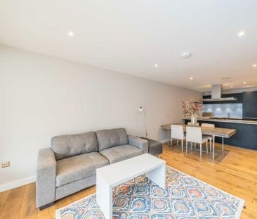 2 bedroom flat to rent - Photo 2